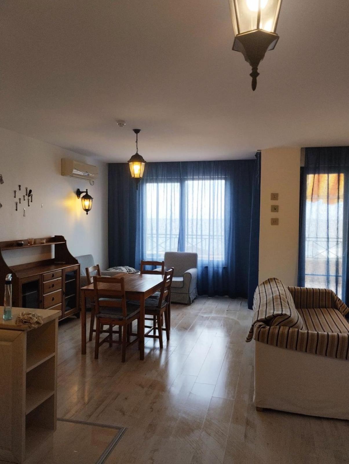 Golden Sands Rentals Apartments Exteriör bild
