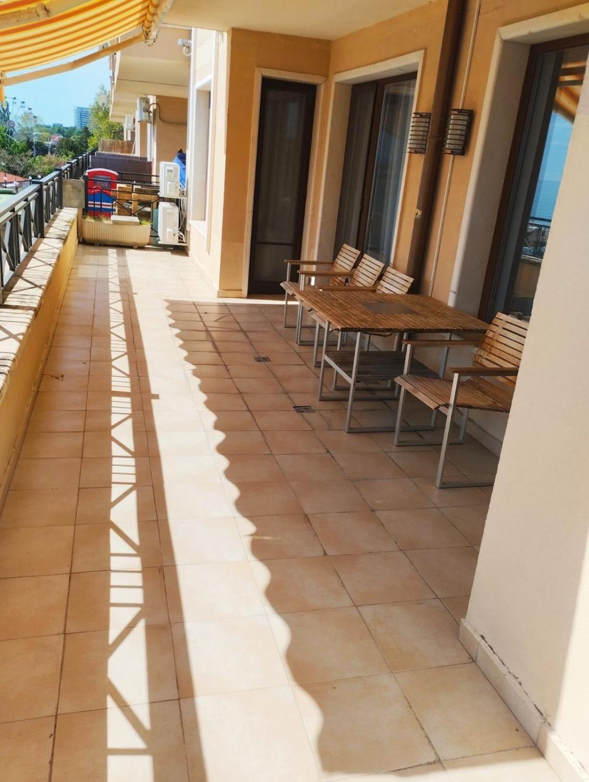 Golden Sands Rentals Apartments Exteriör bild
