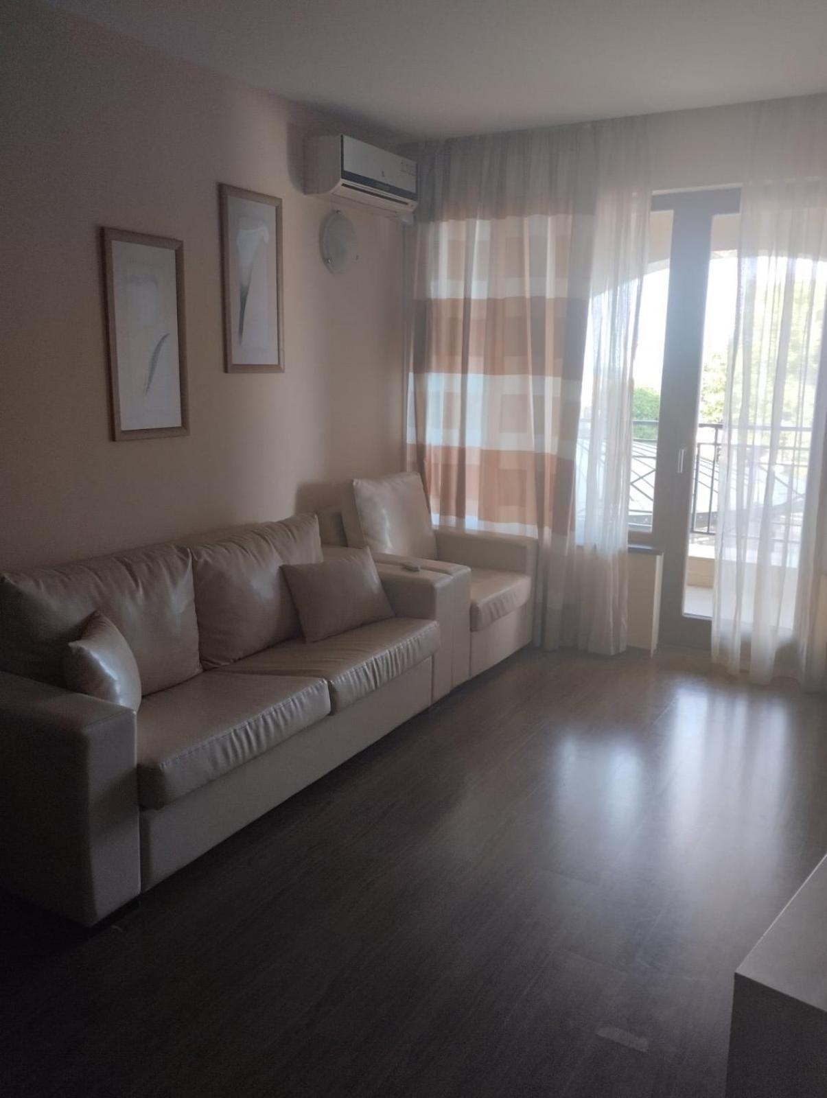 Golden Sands Rentals Apartments Exteriör bild